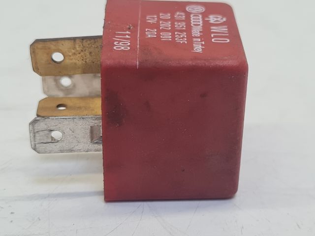 bontott VW GOLF IV Relé