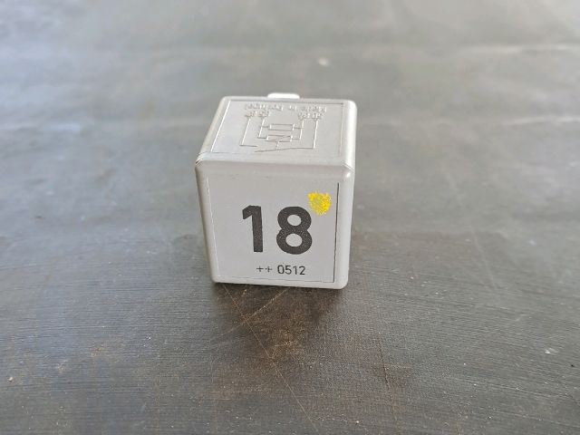 bontott VW GOLF IV Relé