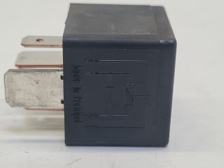 bontott VW GOLF IV Relé