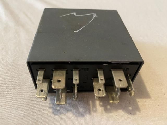 bontott VW GOLF IV Relé