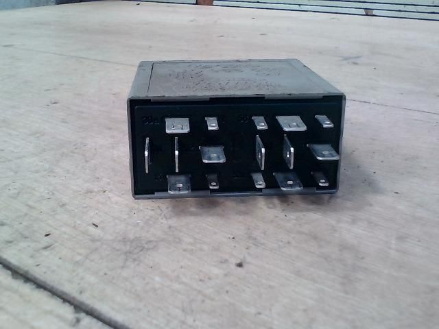 bontott VW GOLF IV Relé