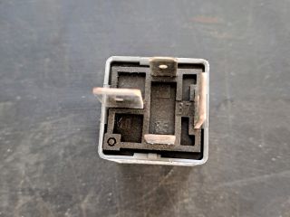 bontott VW GOLF IV Relé