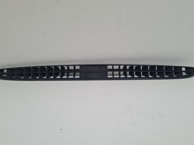 bontott VW GOLF IV Szélvédő Alatti Műanyag Elem