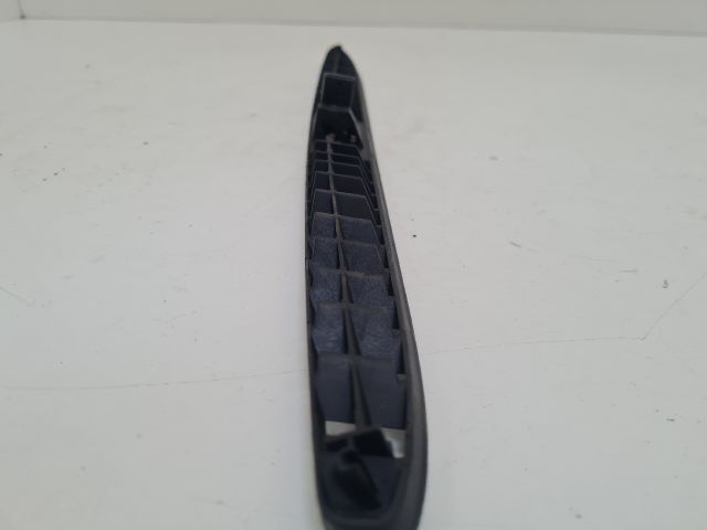 bontott VW GOLF IV Szélvédő Alatti Műanyag Elem