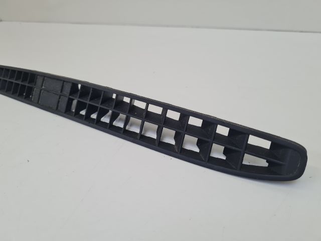 bontott VW GOLF IV Szélvédő Alatti Műanyag Elem