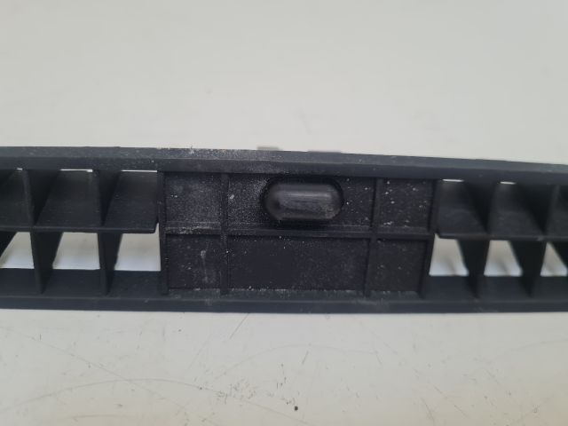 bontott VW GOLF IV Szélvédő Alatti Műanyag Elem