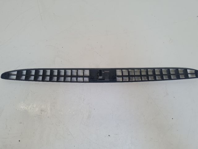 bontott VW GOLF IV Szélvédő Alatti Műanyag Elem