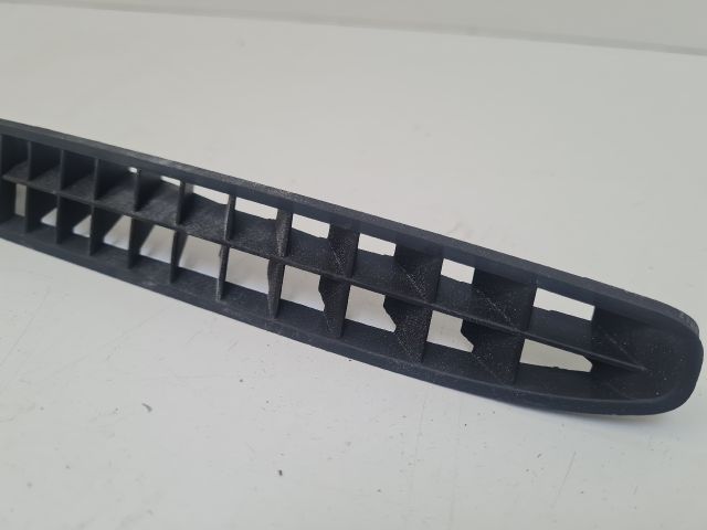 bontott VW GOLF IV Szélvédő Alatti Műanyag Elem