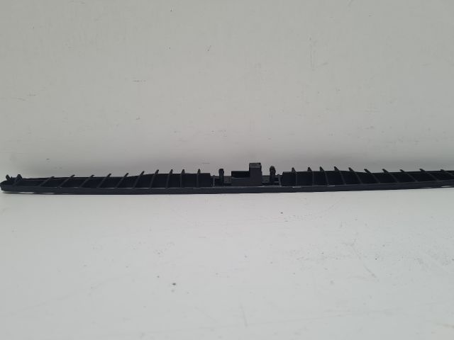 bontott VW GOLF IV Szélvédő Alatti Műanyag Elem