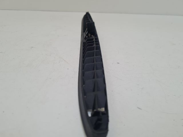 bontott VW GOLF IV Szélvédő Alatti Műanyag Elem