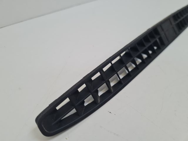 bontott VW GOLF IV Szélvédő Alatti Műanyag Elem