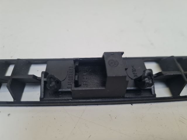 bontott VW GOLF IV Szélvédő Alatti Műanyag Elem