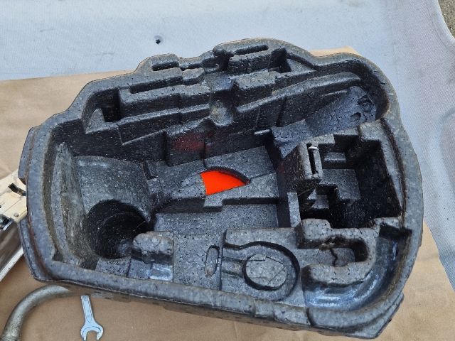 bontott VW GOLF IV Szerszámkészlet