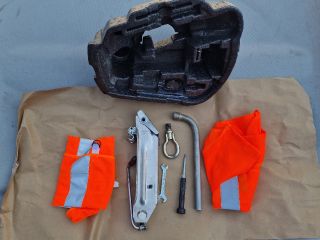 bontott VW GOLF IV Szerszámkészlet