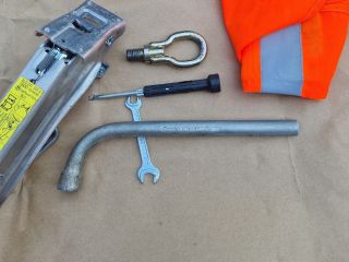 bontott VW GOLF IV Szerszámkészlet