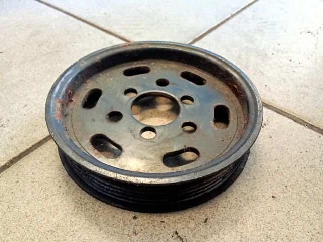 bontott VW GOLF IV Szervó Szivattyú Szíjtárcsa