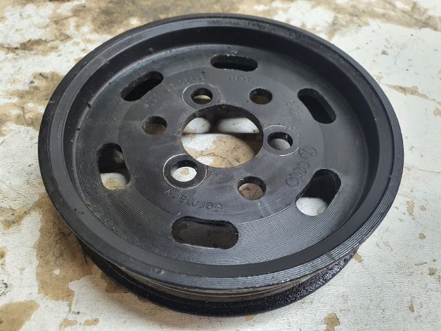 bontott VW GOLF IV Szervó Szivattyú Szíjtárcsa