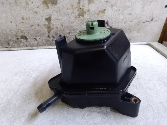 bontott VW GOLF IV Szervóolaj Tartály