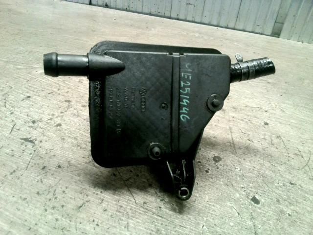 bontott VW GOLF IV Szervóolaj Tartály