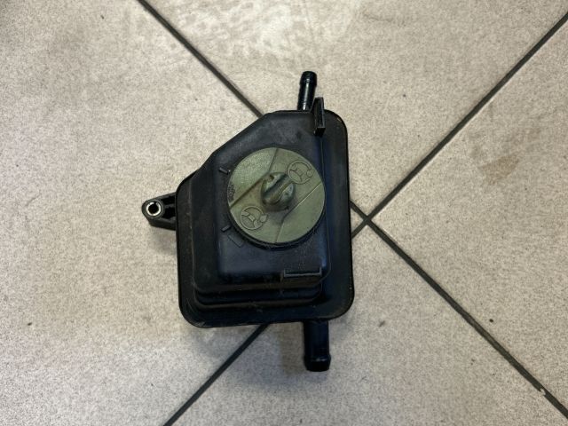 bontott VW GOLF IV Szervóolaj Tartály