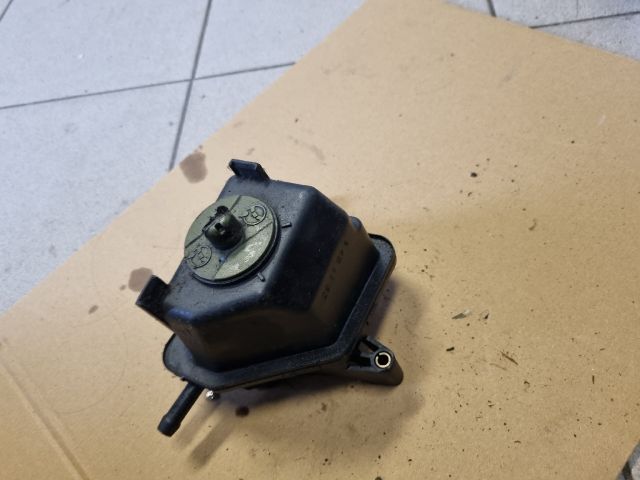 bontott VW GOLF IV Szervóolaj Tartály