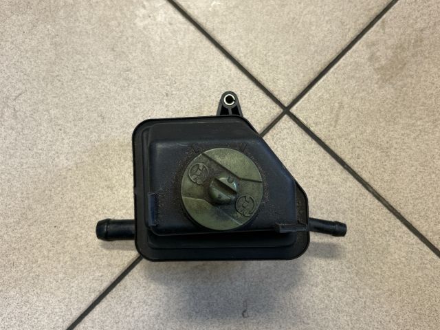 bontott VW GOLF IV Szervóolaj Tartály