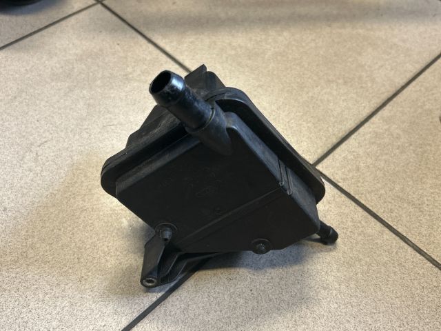 bontott VW GOLF IV Szervóolaj Tartály