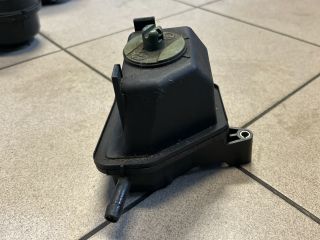 bontott VW GOLF IV Szervóolaj Tartály