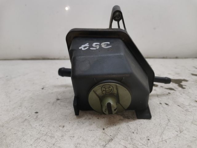 bontott VW GOLF IV Szervóolaj Tartály