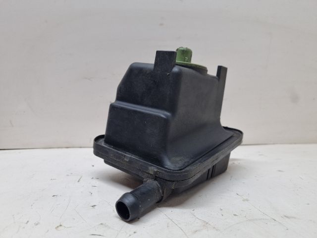 bontott VW GOLF IV Szervóolaj Tartály