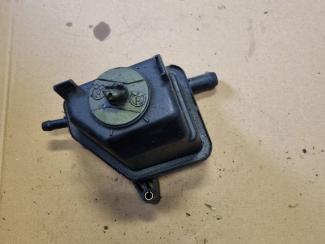 bontott VW GOLF IV Szervóolaj Tartály