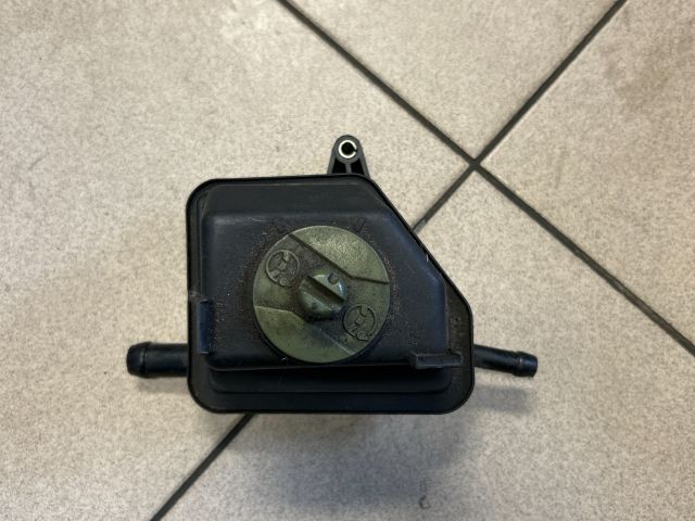 bontott VW GOLF IV Szervóolaj Tartály