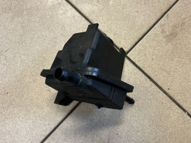 bontott VW GOLF IV Szervóolaj Tartály