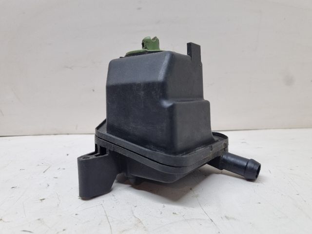 bontott VW GOLF IV Szervóolaj Tartály