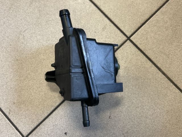 bontott VW GOLF IV Szervóolaj Tartály