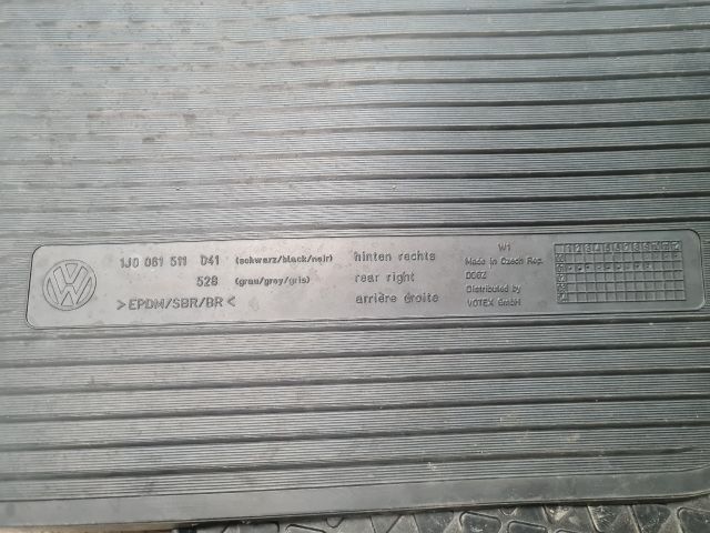 bontott VW GOLF IV Szőnyeg Szett