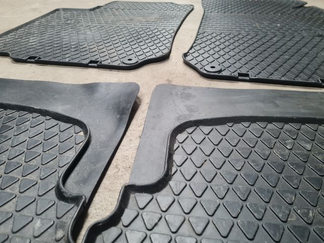 bontott VW GOLF IV Szőnyeg Szett