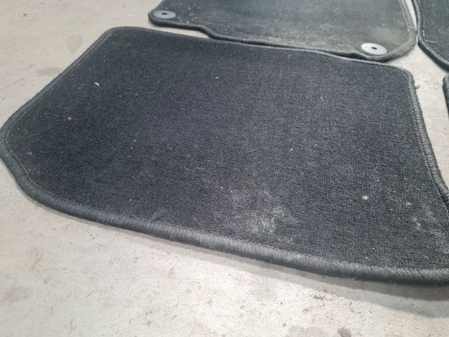 bontott VW GOLF IV Szőnyeg Szett