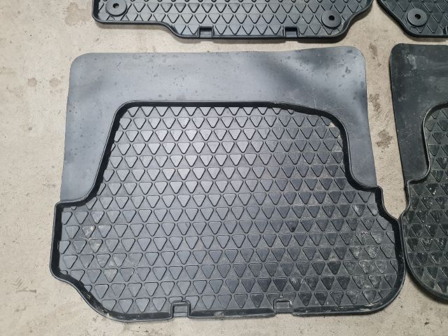 bontott VW GOLF IV Szőnyeg Szett