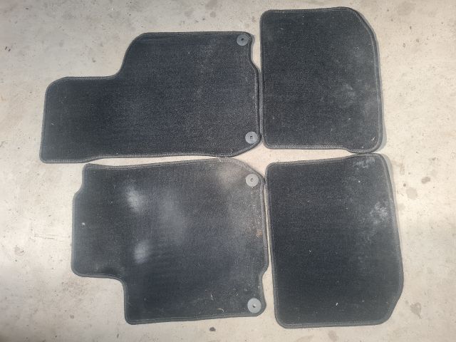 bontott VW GOLF IV Szőnyeg Szett