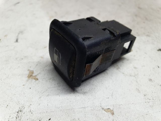 bontott VW GOLF IV Tankajtó Nyitó Kar / Gomb