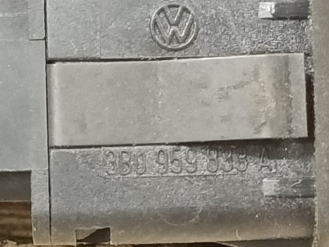 bontott VW GOLF IV Tankajtó Nyitó Kar / Gomb