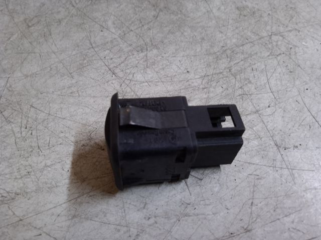 bontott VW GOLF IV Tankajtó Nyitó Kar / Gomb