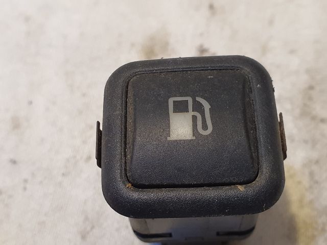 bontott VW GOLF IV Tankajtó Nyitó Kar / Gomb