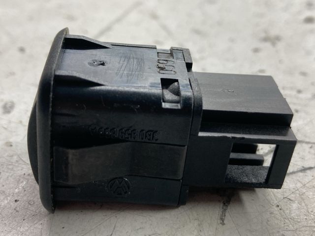 bontott VW GOLF IV Tankajtó Nyitó Kar / Gomb