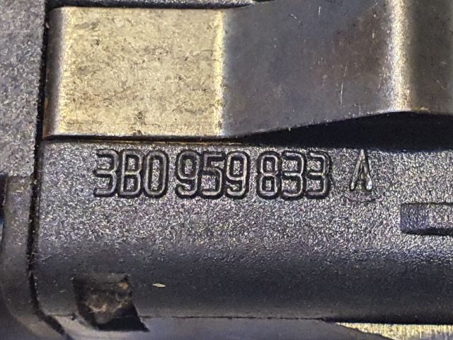 bontott VW GOLF IV Tankajtó Nyitó Kar / Gomb