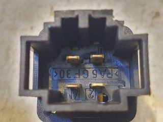 bontott VW GOLF IV Tankajtó Nyitó Kar / Gomb