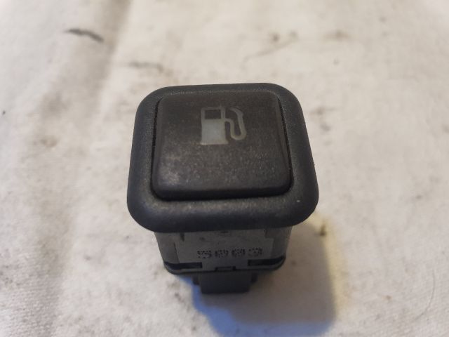 bontott VW GOLF IV Tankajtó Nyitó Kar / Gomb