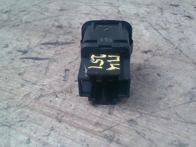 bontott VW GOLF IV Tankajtó Nyitó Kar / Gomb