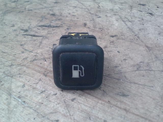 bontott VW GOLF IV Tankajtó Nyitó Kar / Gomb